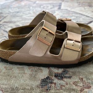 Birkenstock Arizona rose gold sandal